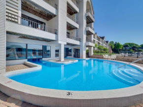118B Edgewater Inn